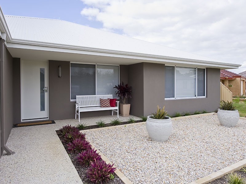 16 Januk Turn, South Guildford WA 6055