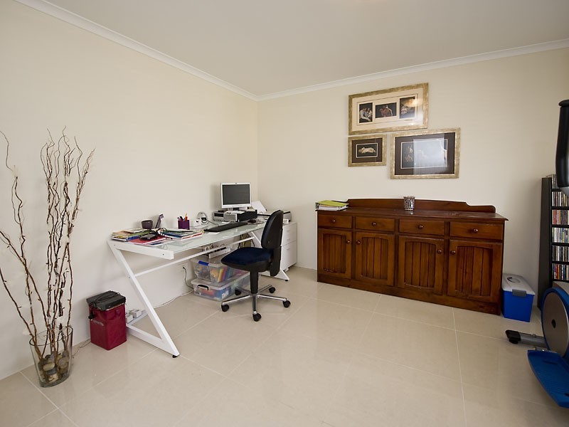 16 Januk Turn, South Guildford WA 6055