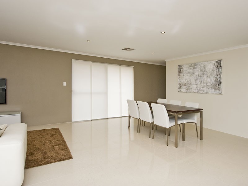 16 Januk Turn, South Guildford WA 6055