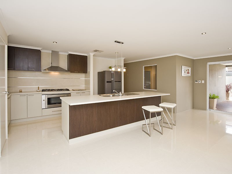 16 Januk Turn, South Guildford WA 6055