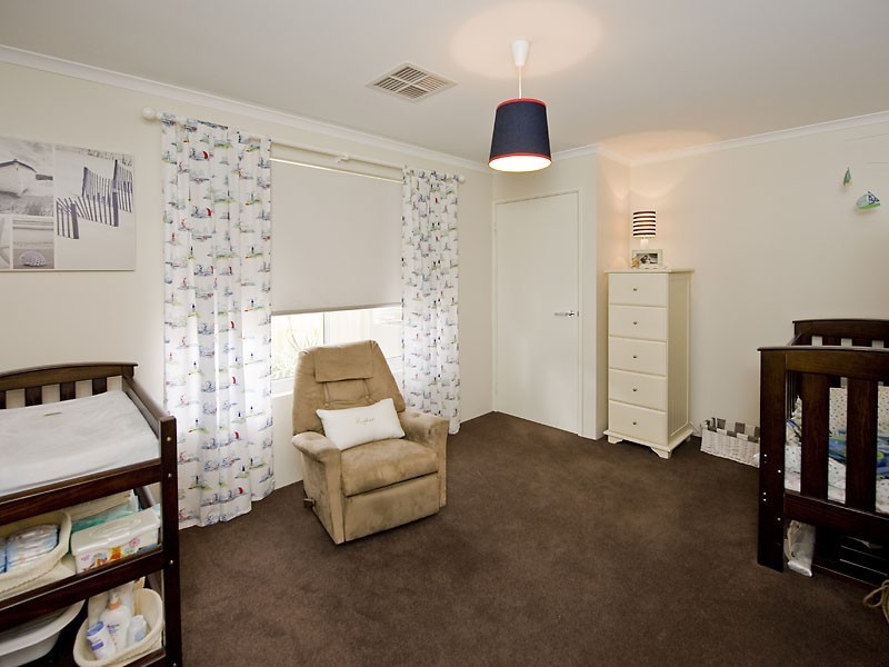 16 Januk Turn, South Guildford WA 6055