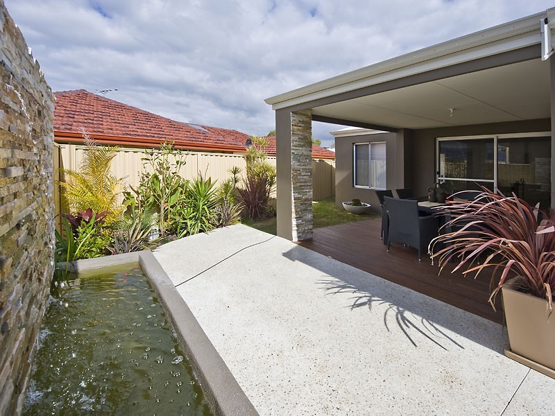 16 Januk Turn, South Guildford WA 6055