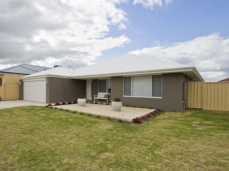 16 Januk Turn, South Guildford WA 6055