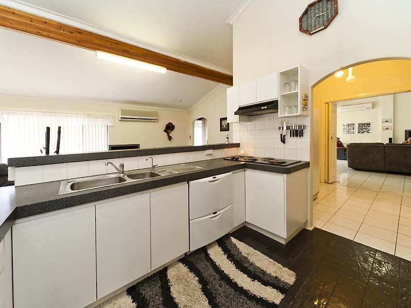 55 Pavetta Crescent, Forrestfield WA 6058