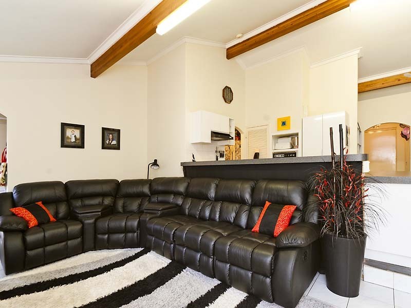 55 Pavetta Crescent, Forrestfield WA 6058