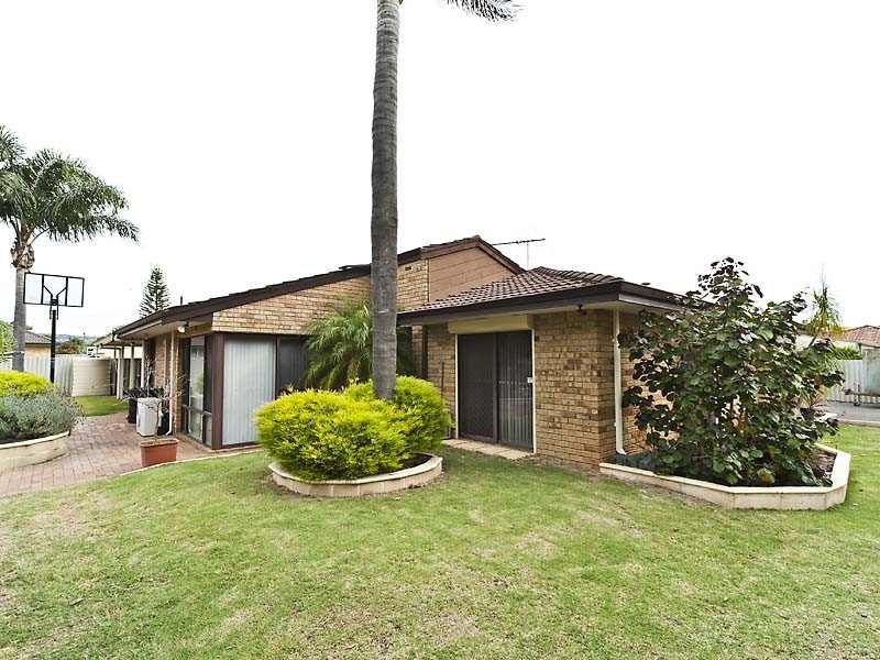 55 Pavetta Crescent, Forrestfield WA 6058