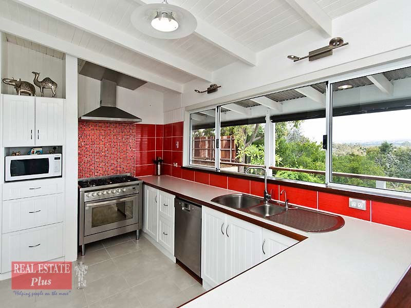 16 Boorabilla Way, Greenmount WA 6056