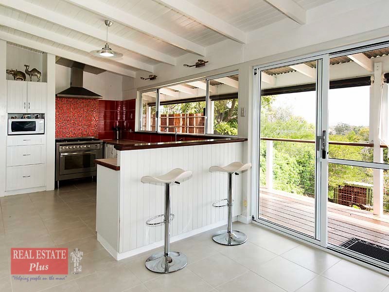 16 Boorabilla Way, Greenmount WA 6056