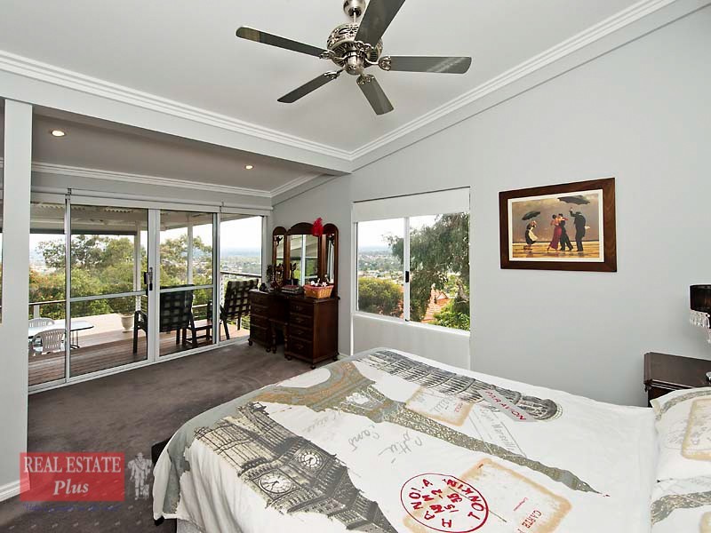 16 Boorabilla Way, Greenmount WA 6056