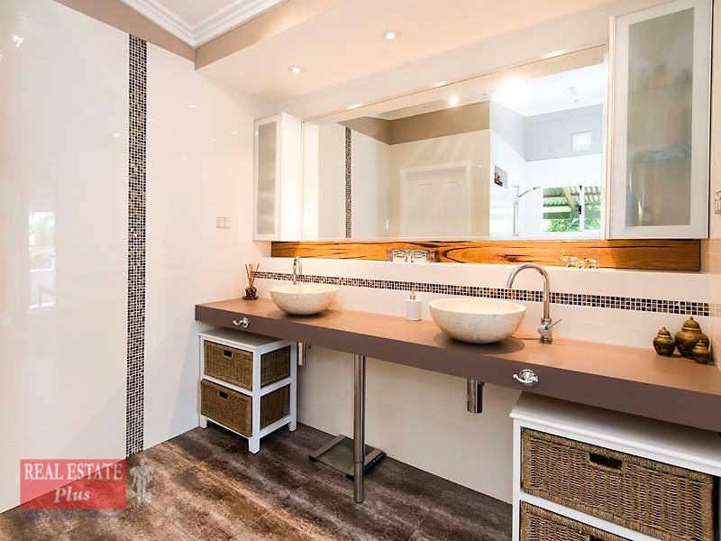 16 Boorabilla Way, Greenmount WA 6056