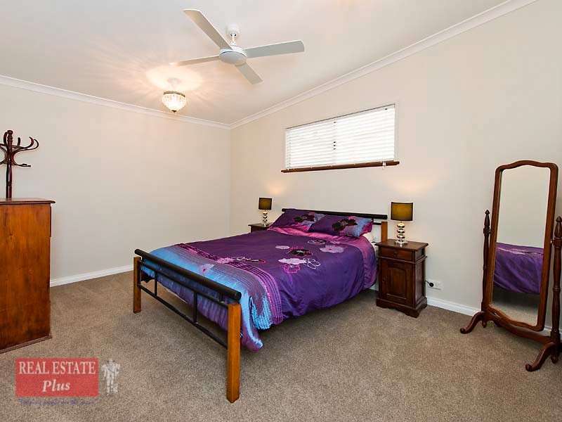 16 Boorabilla Way, Greenmount WA 6056