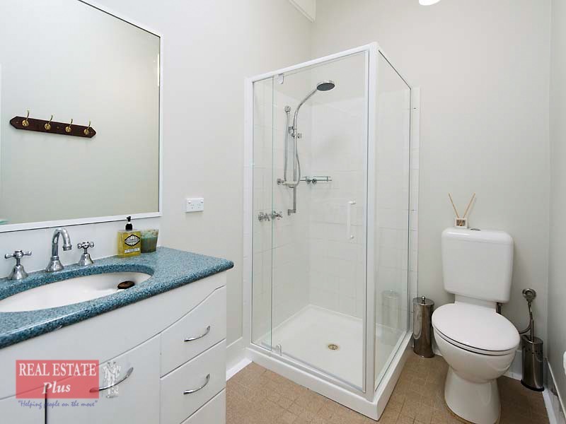 16 Boorabilla Way, Greenmount WA 6056