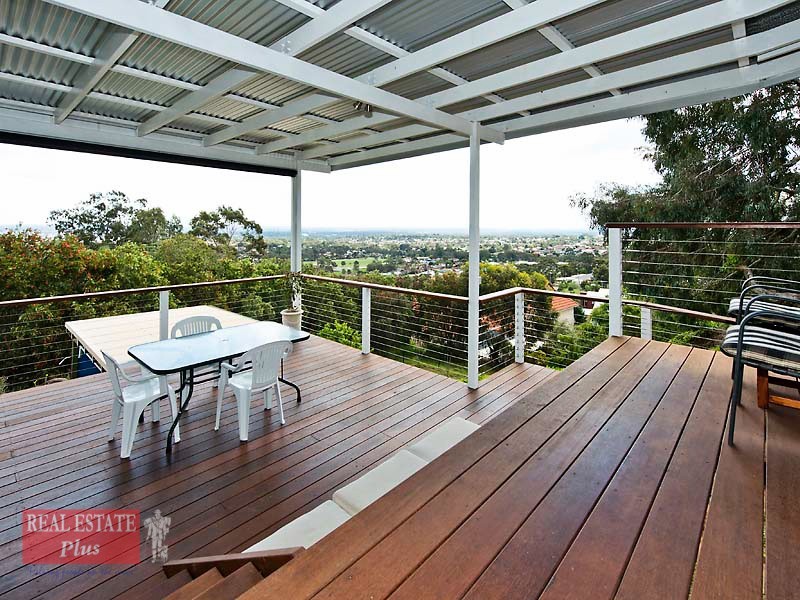 16 Boorabilla Way, Greenmount WA 6056