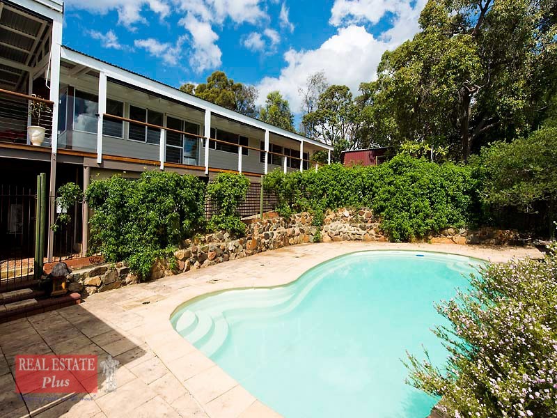 16 Boorabilla Way, Greenmount WA 6056