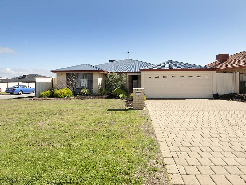 11 Nectarine Way, Forrestfield WA 6058