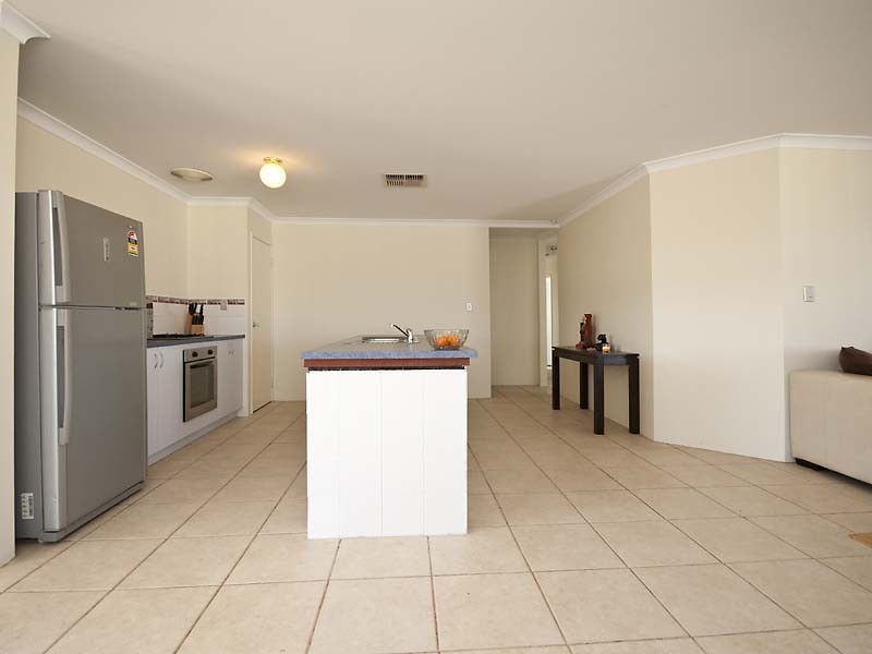 11 Nectarine Way, Forrestfield WA 6058