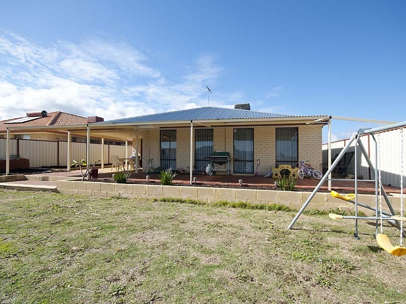 11 Nectarine Way, Forrestfield WA 6058