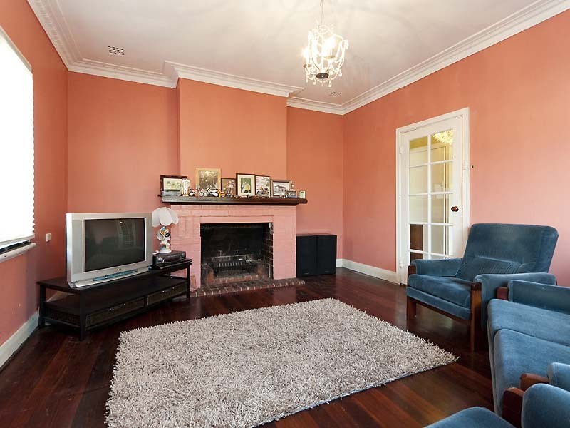 33B Ewart Street, Midvale WA 6056