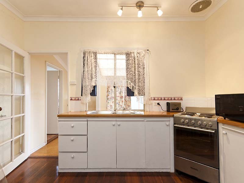 33B Ewart Street, Midvale WA 6056