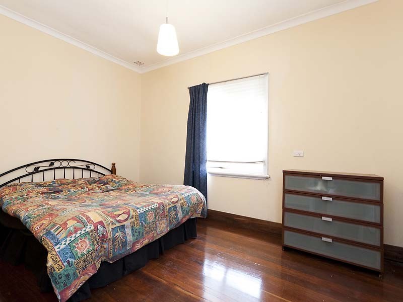 33B Ewart Street, Midvale WA 6056