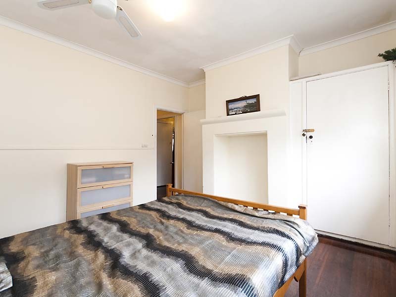 33B Ewart Street, Midvale WA 6056