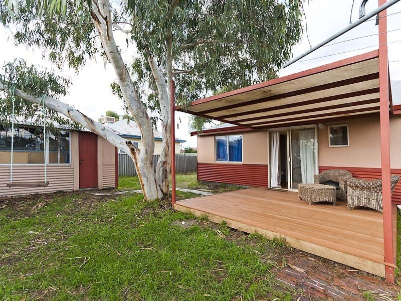 33B Ewart Street, Midvale WA 6056