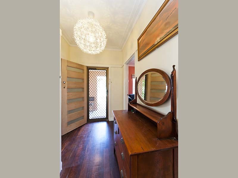 33B Ewart Street, Midvale WA 6056