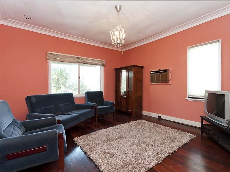 33B Ewart Street, Midvale WA 6056