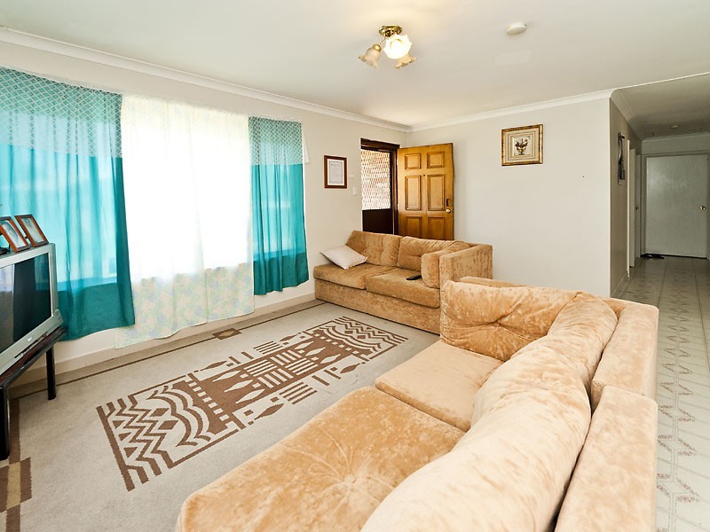 8A Wellaton Street, Midvale WA 6056