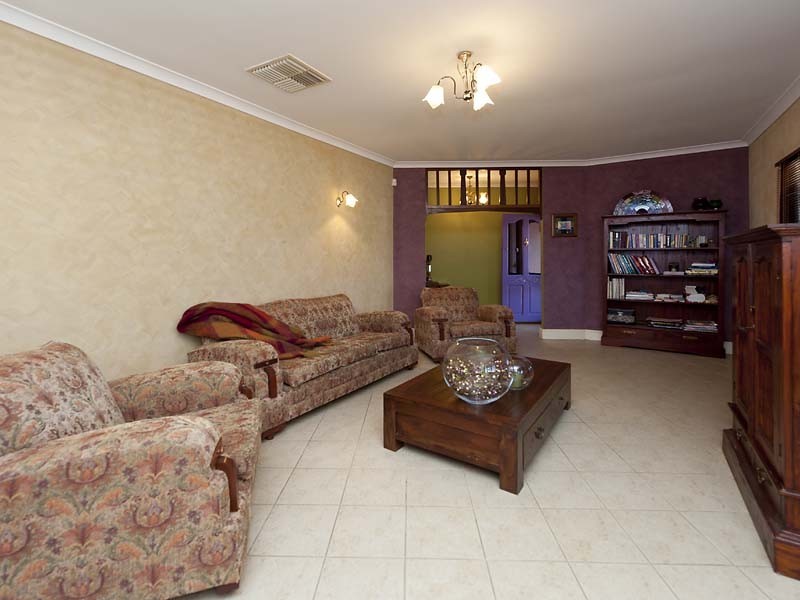 56 Redgum Avenue, Bellevue WA 6056