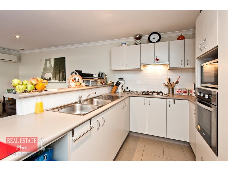 6/25 Wroxton St, Midland WA 6056