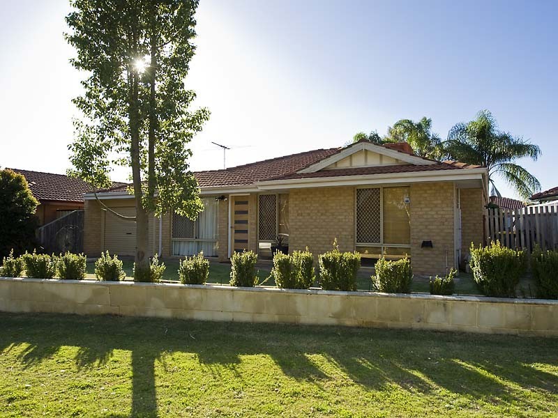 27 Wenstead Place, Stratton WA 6056