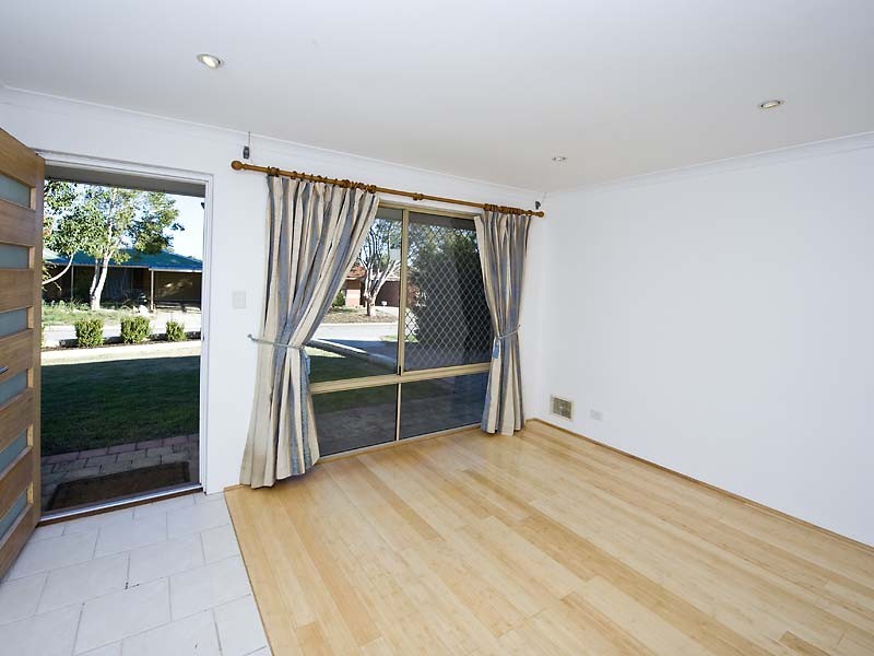 27 Wenstead Place, Stratton WA 6056