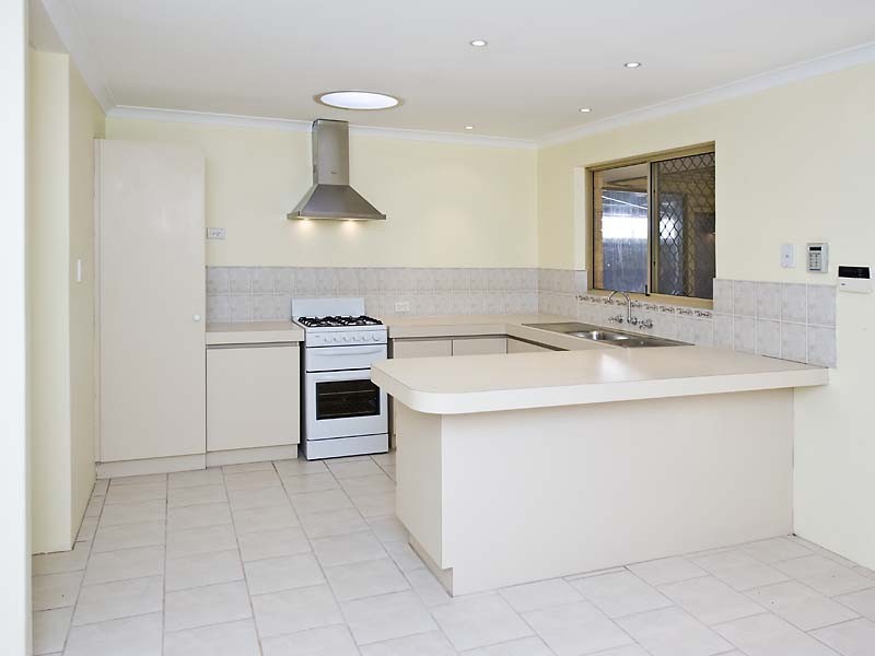 27 Wenstead Place, Stratton WA 6056