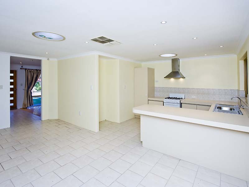27 Wenstead Place, Stratton WA 6056