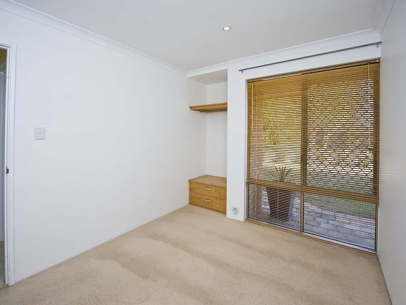 27 Wenstead Place, Stratton WA 6056