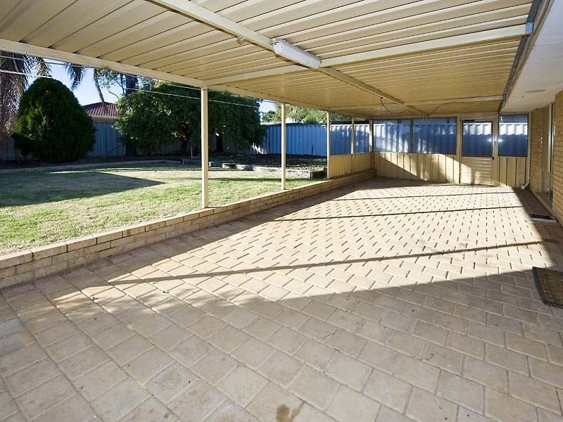 27 Wenstead Place, Stratton WA 6056