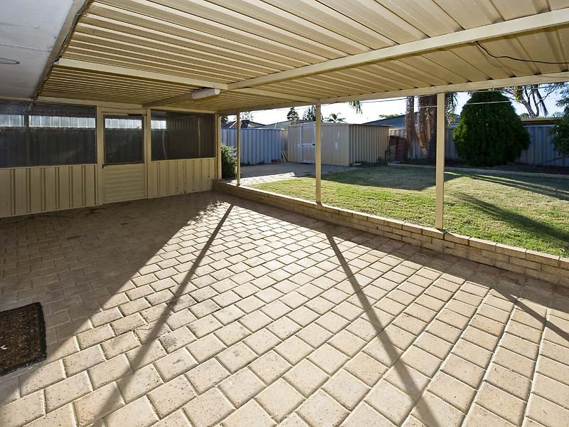 27 Wenstead Place, Stratton WA 6056