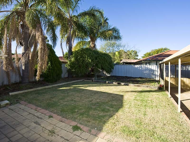 27 Wenstead Place, Stratton WA 6056