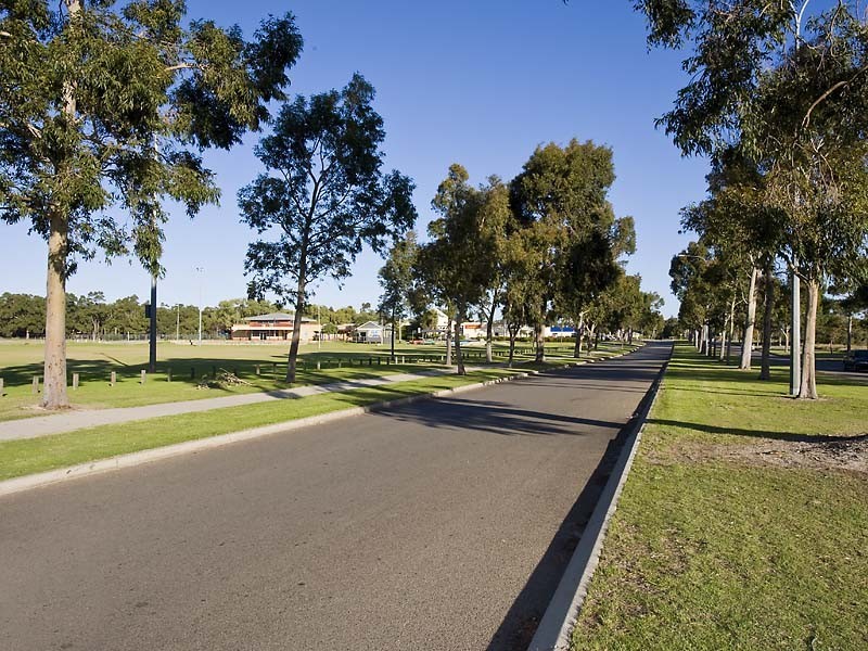 27 Wenstead Place, Stratton WA 6056