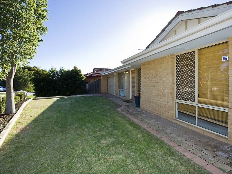 27 Wenstead Place, Stratton WA 6056