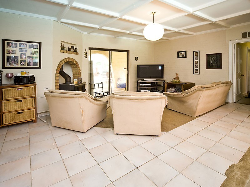 1 Kershaw Avenue, Lesmurdie WA 6076