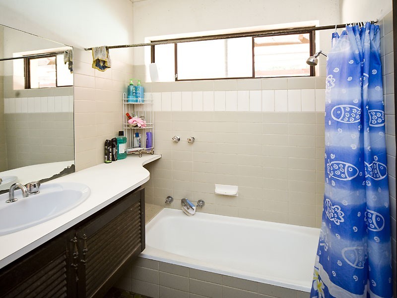 1 Kershaw Avenue, Lesmurdie WA 6076