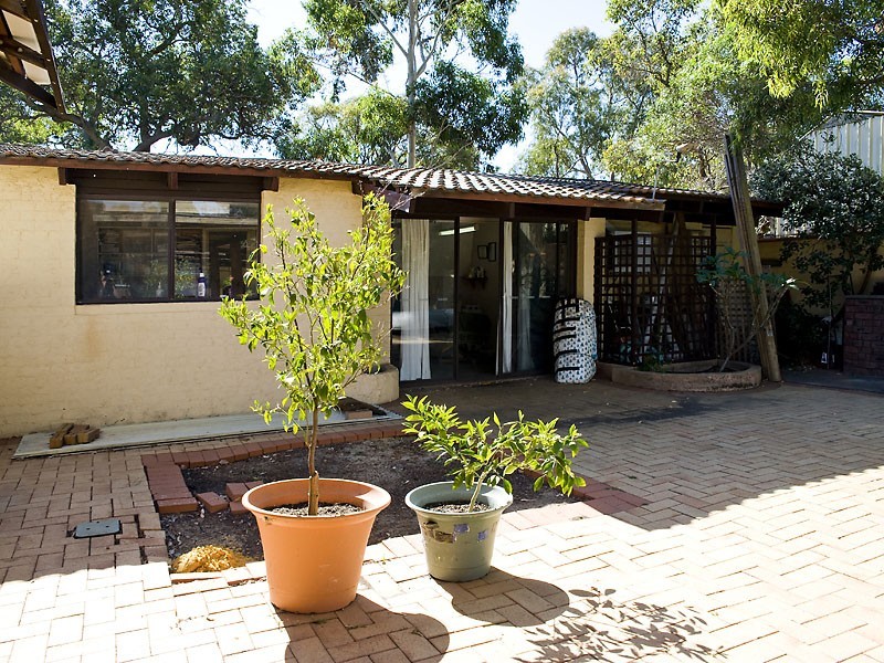 1 Kershaw Avenue, Lesmurdie WA 6076