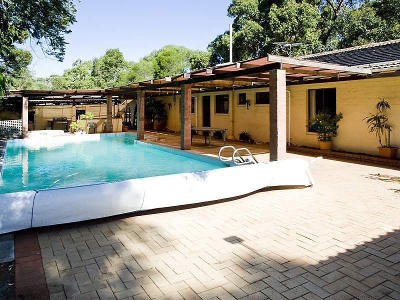 1 Kershaw Avenue, Lesmurdie WA 6076