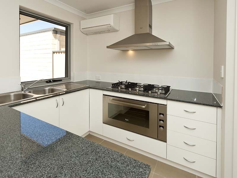 Unit 2/4 George St, Midland WA 6056