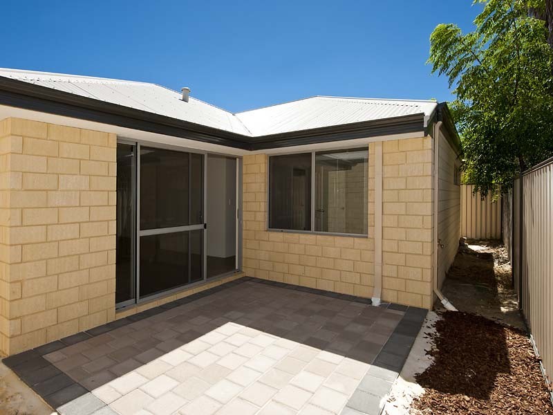 Unit 2/4 George St, Midland WA 6056