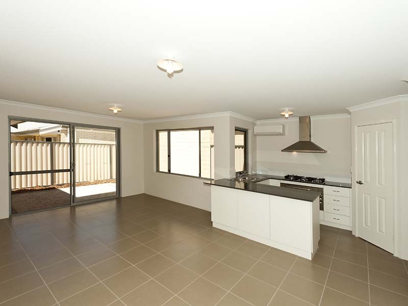 Unit 2/4 George St, Midland WA 6056