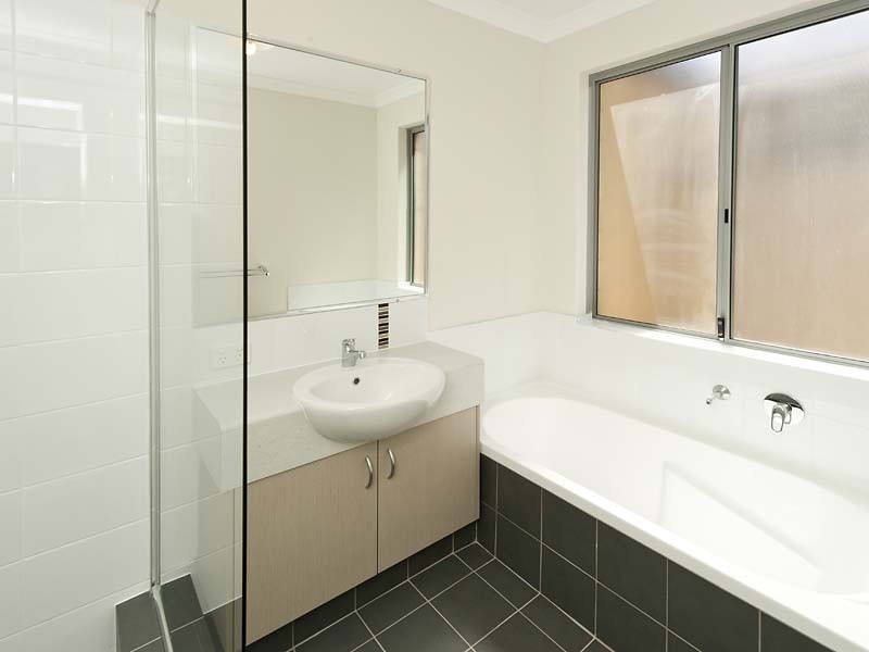 Unit 2/4 George St, Midland WA 6056