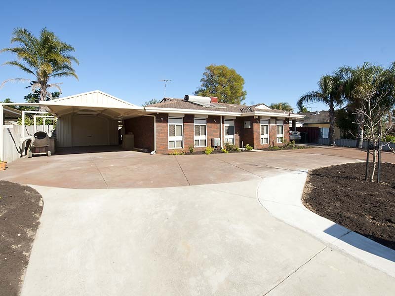 349 Holmes Road, Forrestfield WA 6058
